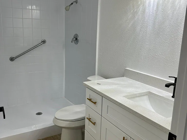 4684 Neptune Dr SE — Photo 19