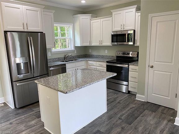 3rd image of 103 Sydney Ct