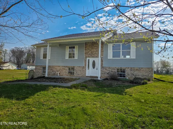 4554 Clifton Ln, Strawberry Plains, TN 37871