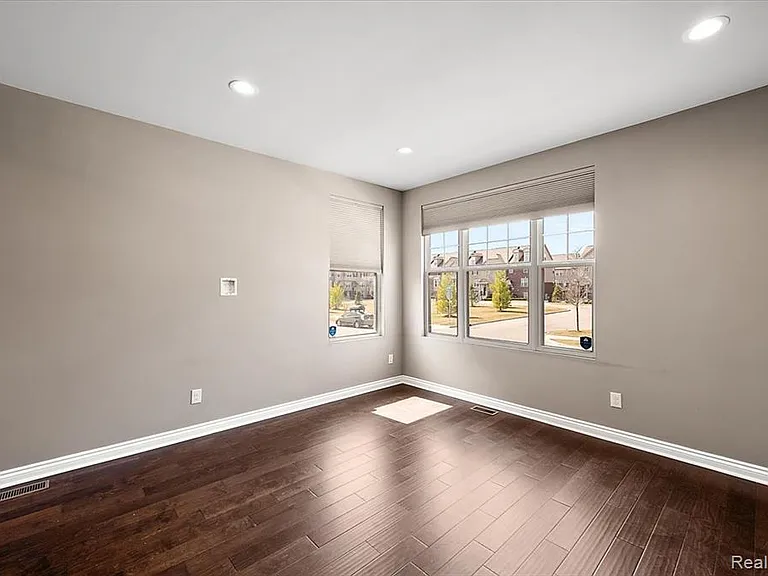 2877 Hartwick Dr — Photo 13