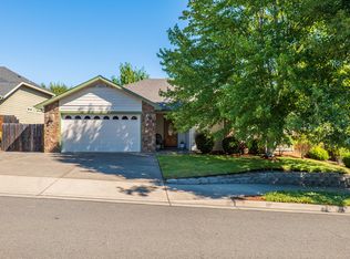 1008 SE Jerrine St, Grants Pass, OR 97527