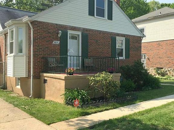 Side front w/ driveway