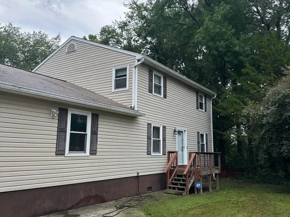 9 Riverview Dr, Hampton, VA 23669