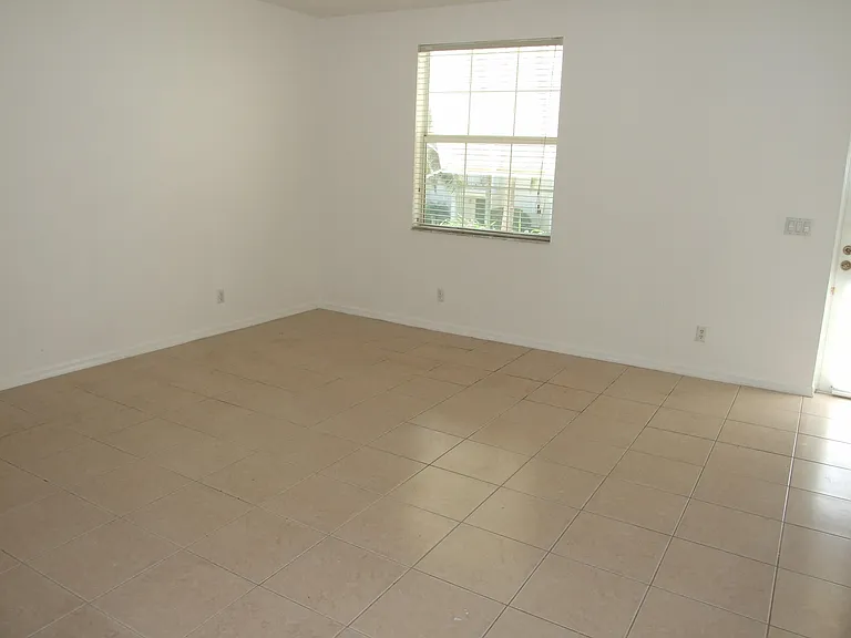 1554 Limetree Bay Ave — Photo 13