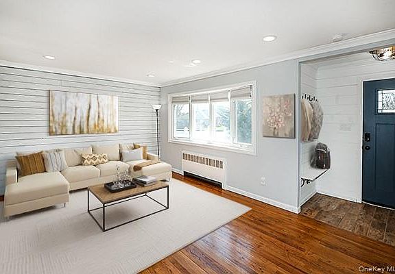 3rd image of 1084 Hicksville Road