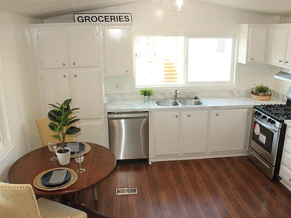 3rd image of 8282 Murray Ave #19