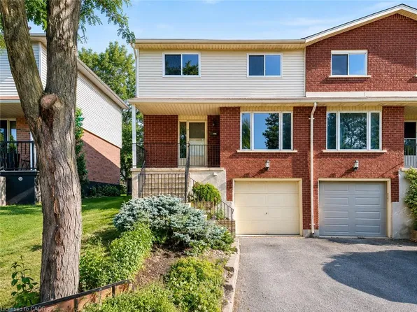 68 Old Huron Ct, Kitchener, ON N2R 1L7