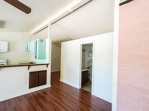 5th image of 2401 De Soto Dr Unit B