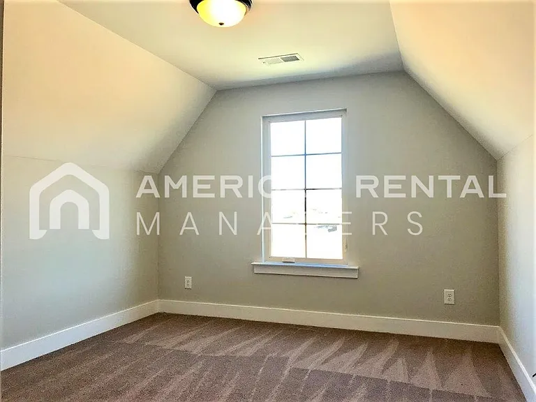 320 Union Station Dr — Photo 10