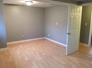 1 Hoyt Ave #1, Glenmont, NY 12077
