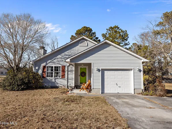 305 Tassel Court, Hubert, NC 28539