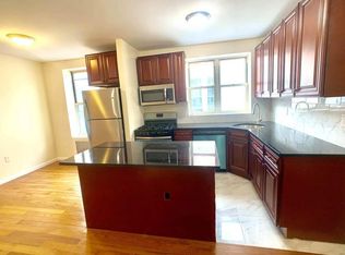 607 E 8th St, Brooklyn, NY 11218