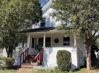 145 N Country Rd, Pt Jefferson, NY 11777