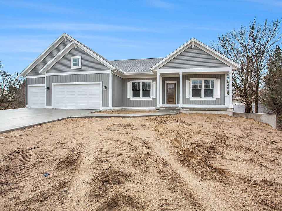 1st image of 2768 Woodridge Dr