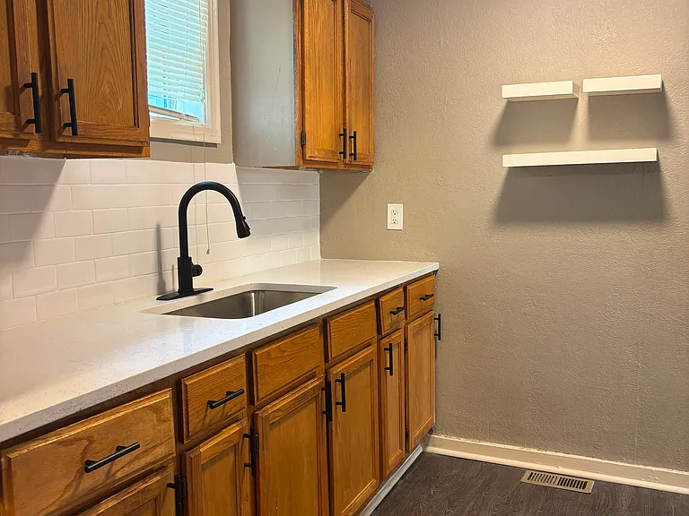 4423 Flora Ave — Photo 8