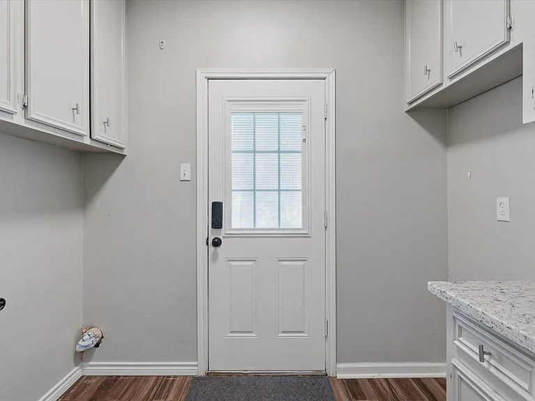 12015 Fawnview Dr — Photo 11