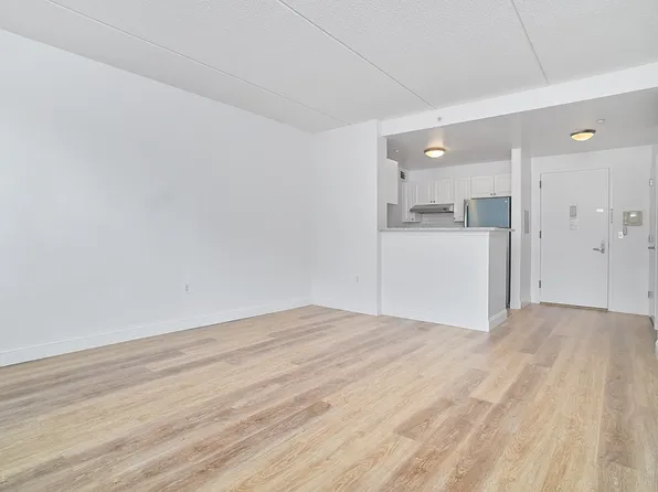 304 West 117th Street image 3 of 17