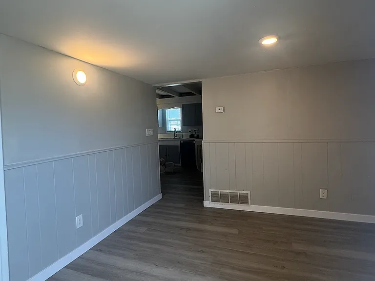 3819 Clairemont Dr — Photo 4
