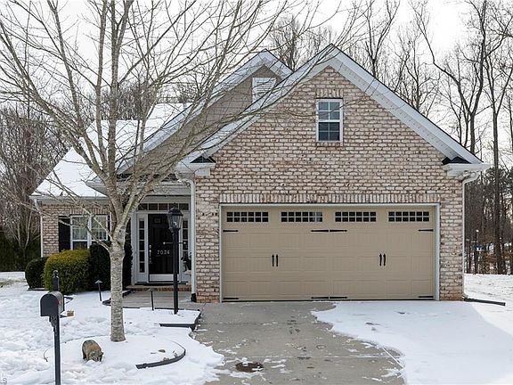 3rd image of 7036 Woodside Forest Cir