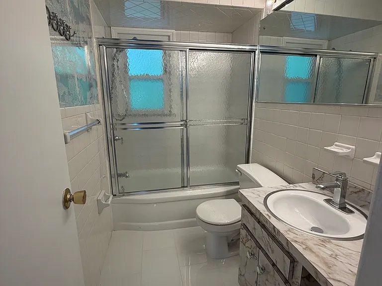 387 Farnham Ave #2 — Photo 4