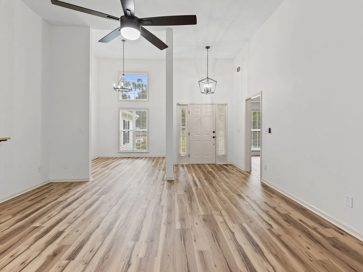 3 bed, 1454 sqft, $2,200 — Photo 4