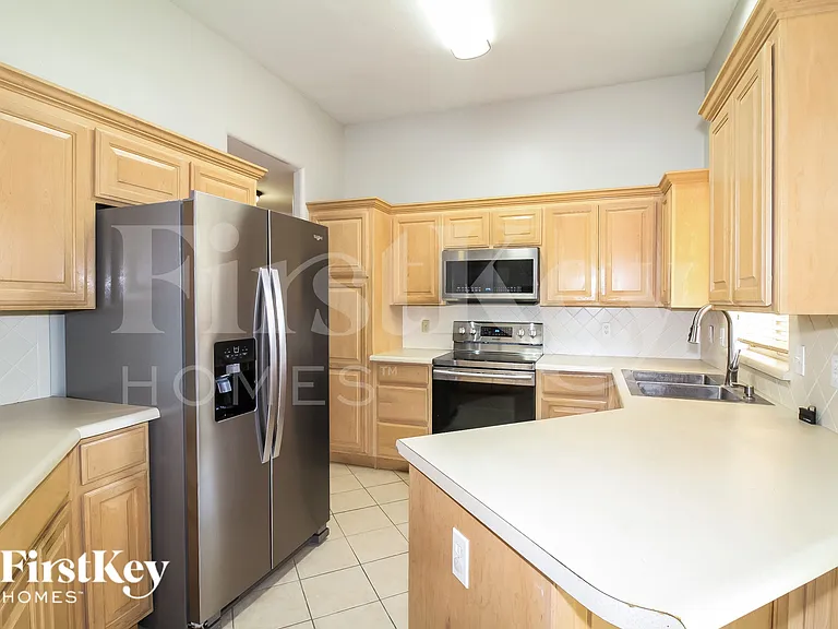 732 Taber Ln — Photo 5