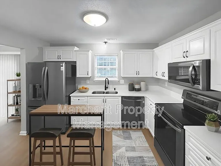 329 Riverside Chase Cir — Photo 11