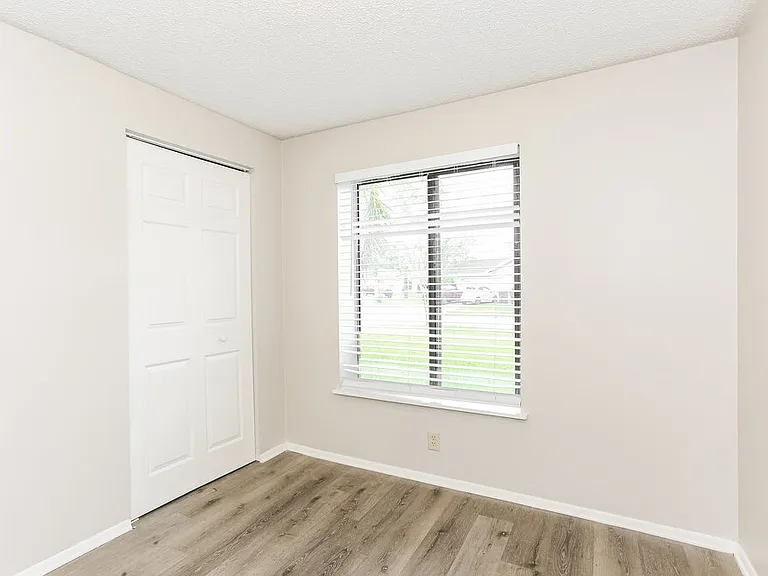 10752 Knottingby Dr — Photo 12