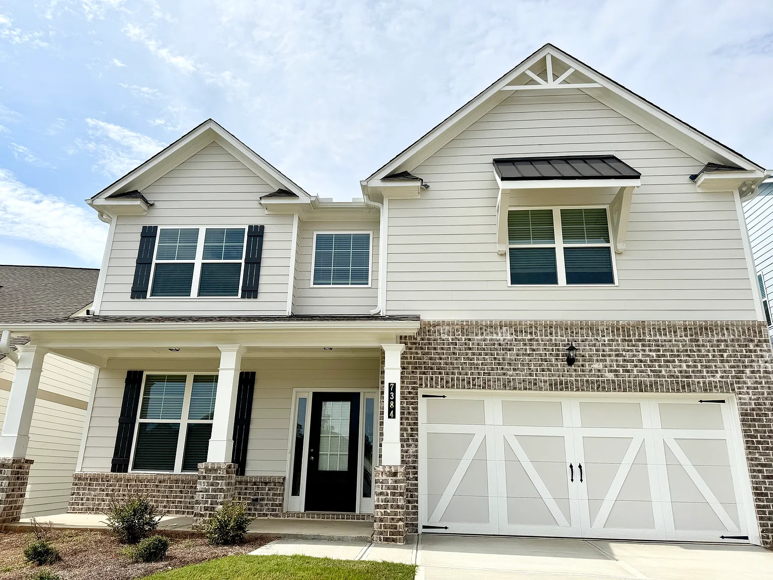5 bed, 3.5 bath, 2562 sqft, $2,490 — Photo 2
