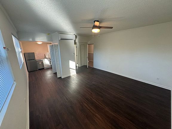 2nd image of 411 Parkway Dr NE #105