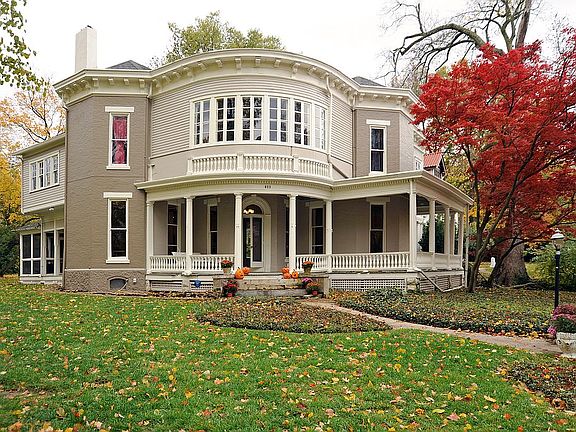 2nd image of 622 Oakwood Ave