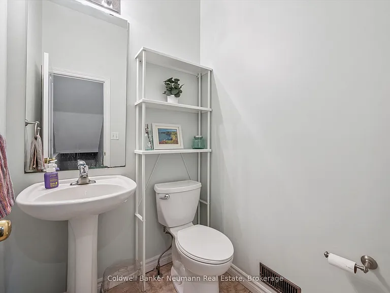 165 Terraview Cres #2 — Photo 16