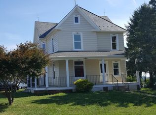 13 E Main St, Fawn Grove, PA 17321