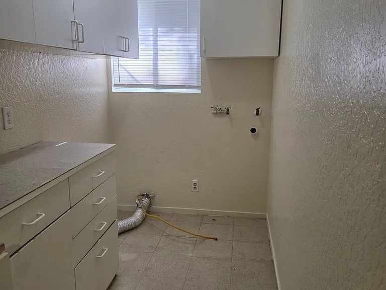 21511 American River Dr — Photo 20