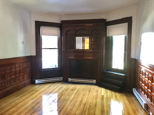 1061 Beacon St #7 Photo 1