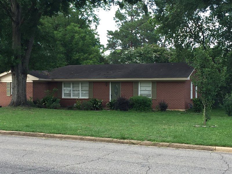 2nd image of 901 Green Ridge Rd