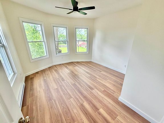 3rd image of 23 Pembroke St #2