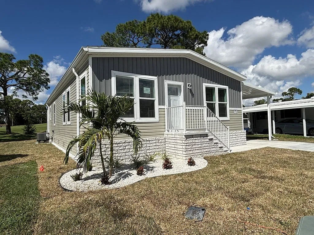 3 bed, 2.0 bath, 1460 sqft, $1,499 — Photo 2