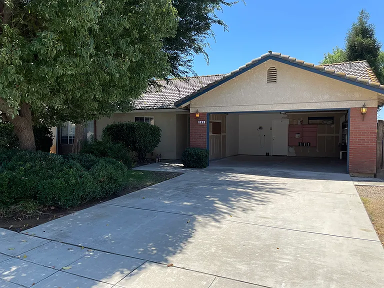 368 W Gibson Ave — Photo 1