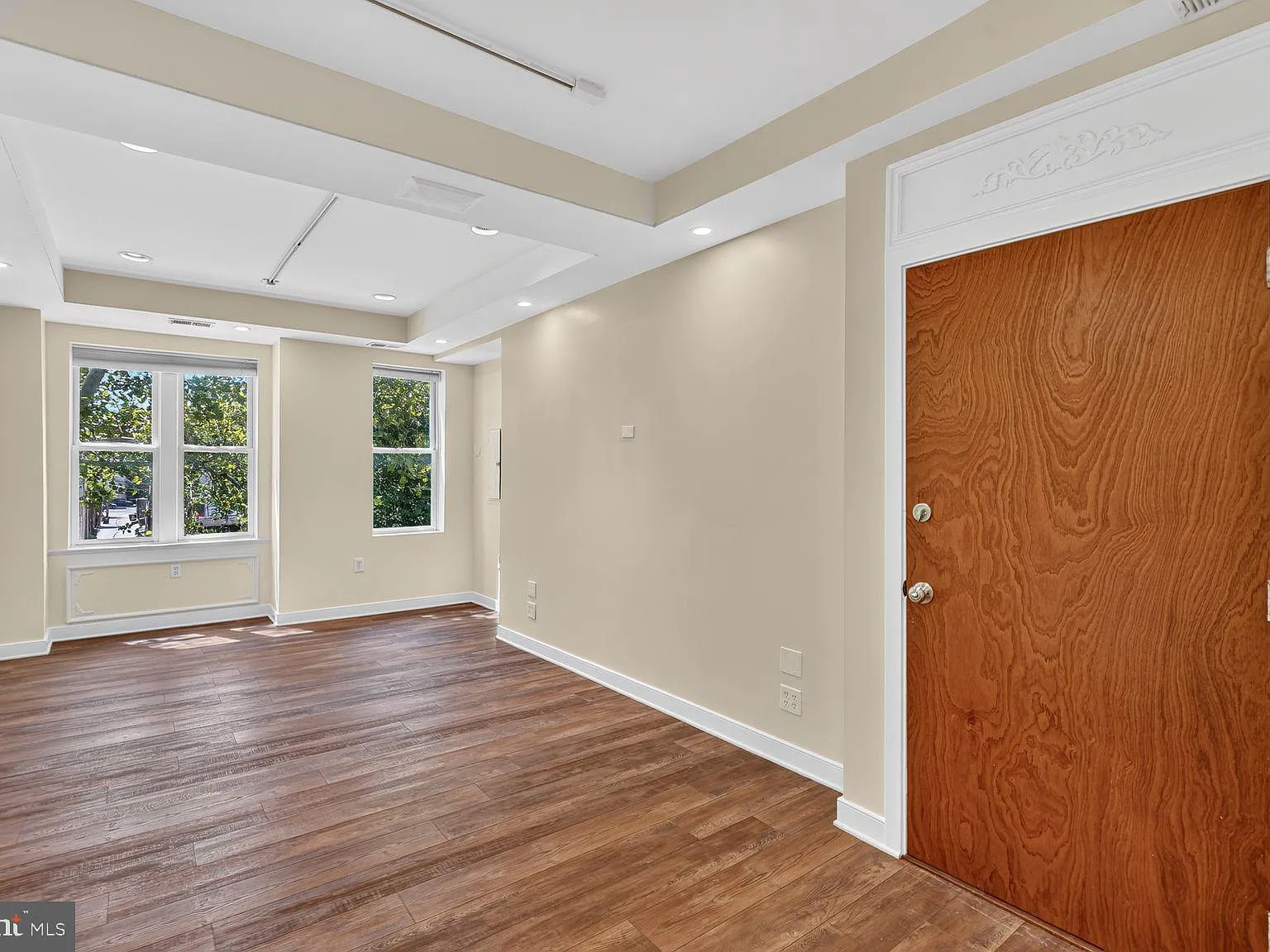 2 bed, 2.0 bath, 1000 sqft, $3,300 — Photo 4