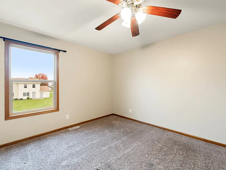 1477 Stonefield Dr — Photo 21