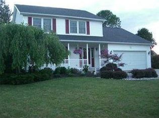 1 Huntington Ct, Lancaster, NY 14086