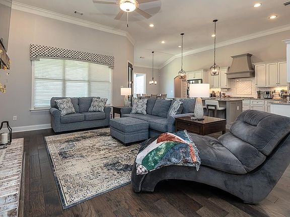 5th image of 460 Saunders Creek Cir