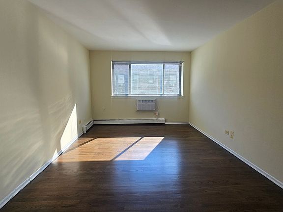 3rd image of 525 W Deming Pl APT 420