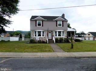 2 Sunset Rd, Lewistown, PA 17044
