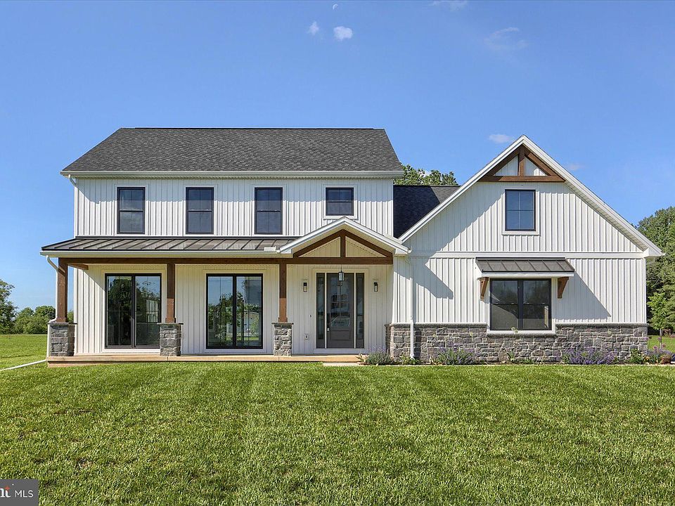 1st image of 104 Lightfoot Ln