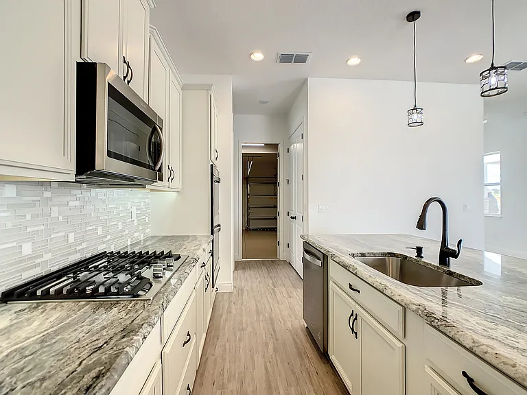 15707 Vetta Dr — Photo 11