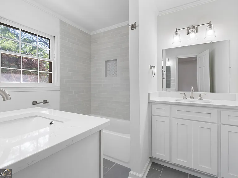223 Brookwood Dr — Photo 29