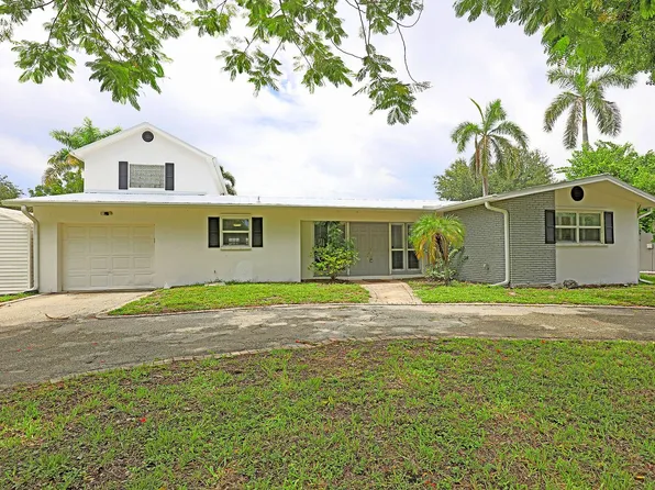 1353 Stadler Dr, Fort Myers, FL 33901
