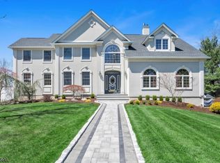 18 Danielle Dr, Wayne, NJ 07470